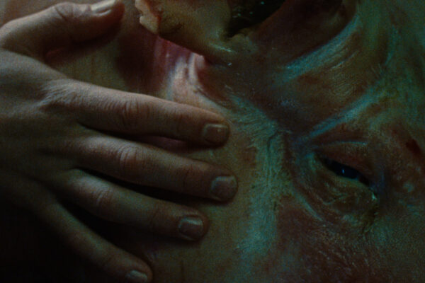 SkinOnSkin_Still_04_LQ_©NicoSchrenk_small