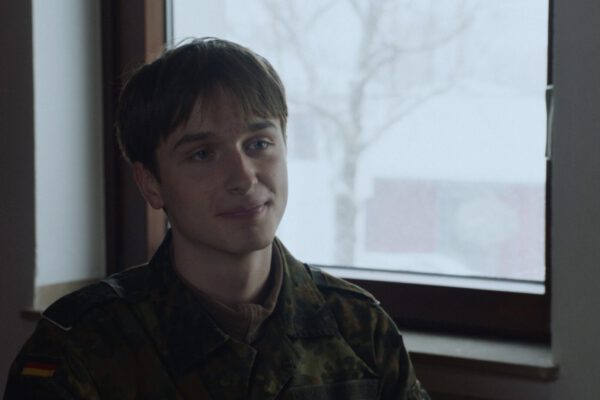 The_Uniformed_EinbaumFilm_04