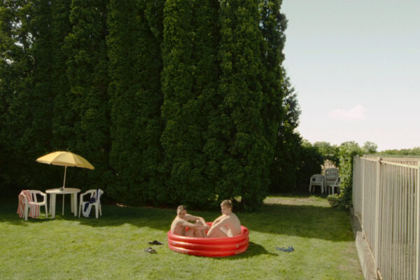 niska-trava_still-02